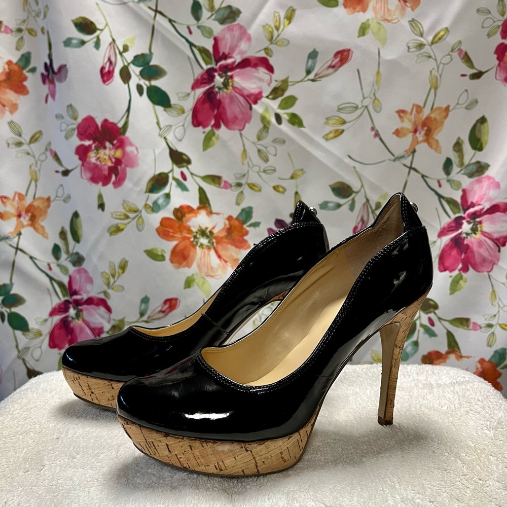 Vintage Guess size 7 black patent leather & cork heels